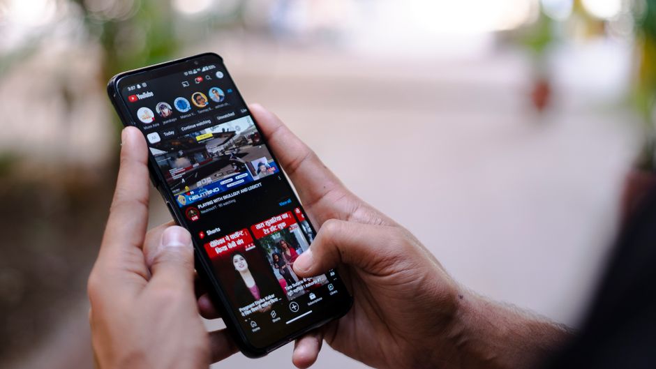 Symbolbild: Social-Media-Content am Smartphone